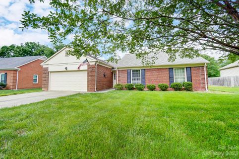 7532 Yellow Pine Court