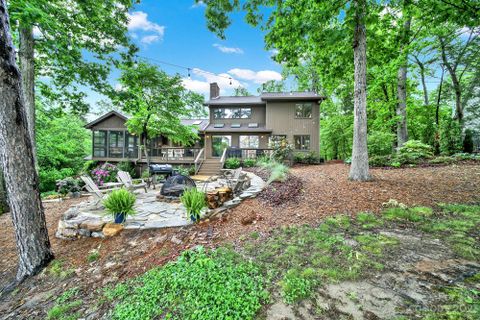 80 Heritage Drive