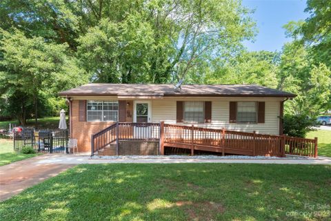 2200 Longleaf Drive sold home in Pine Valley, Charlotte, NC