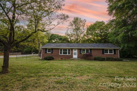 4818 Chapel Grove Road sold home in Fallscrest, Gastonia, NC