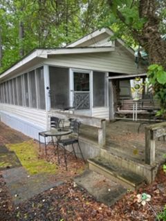 122 Overland Trail