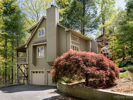 11 Laurel Summit Drive sold home in Hunters Ridge, Asheville, NC
