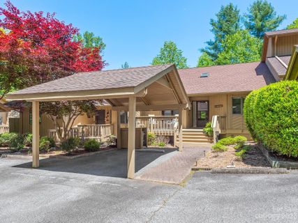407 White Oak Drive