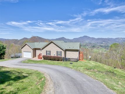 61 Morning Mist Lane sold home in Hawk Mountain, Waynesville, NC