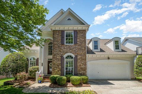 8013 Hawk Crest Court