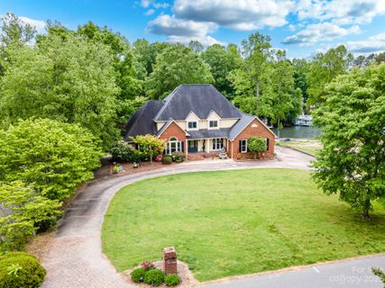 132 Quail Hollow Drive sold home in Waterfront Woodbridge, Kings Mountain, NC