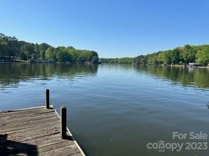 461 Emerald Shores Road