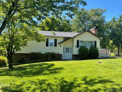 2541 Brentwood Circle sold home in Sutton Place, Lenoir, NC