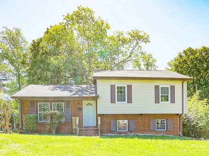 1301 Grovewood Drive