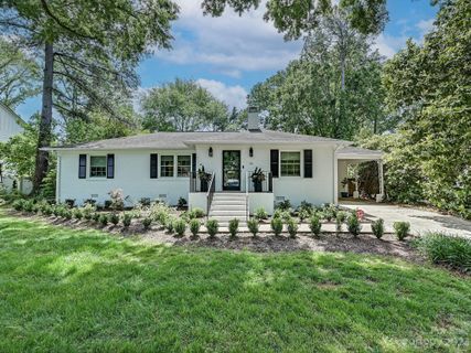 4451 Woodlark Lane