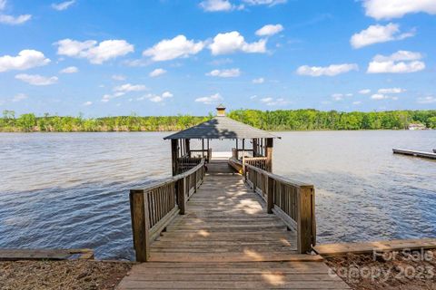 360 Lake Landing Drive sold home in Lake Landing, Salisbury, NC