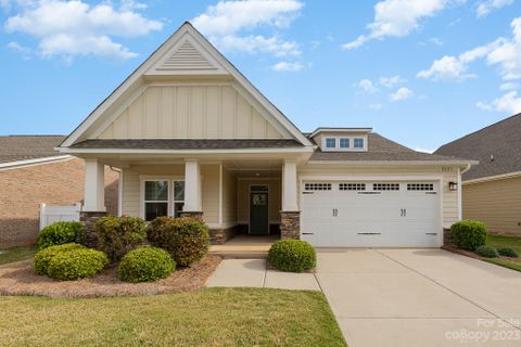 8223 Bretton Woods Drive sold home in Mint Hill Commons, Mint Hill, NC