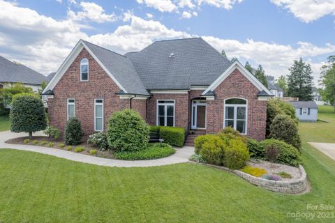 4822 Huddersfield Drive sold home in Clare Haven, Harrisburg, NC