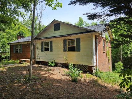 131 Little Forest Lane sold home in Danbury Forest, Statesville, NC