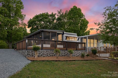 102 Hickory Circle