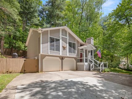 7 Turkey Toe Lane sold home in The Village At Averys Creek, Arden, NC