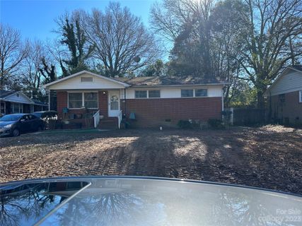 1414 Woodhill Lane sold home in Sheffield, Charlotte, NC