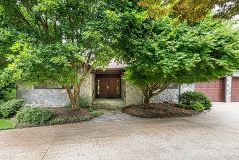106 Brookhollow Drive