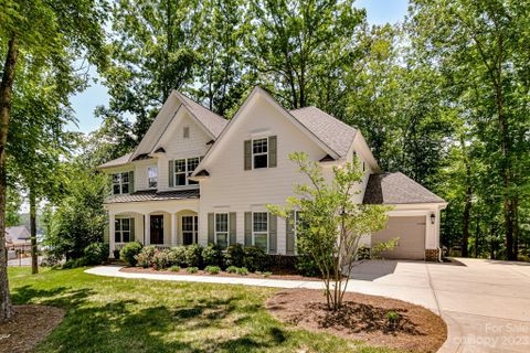 224 Seven Oaks Landing
