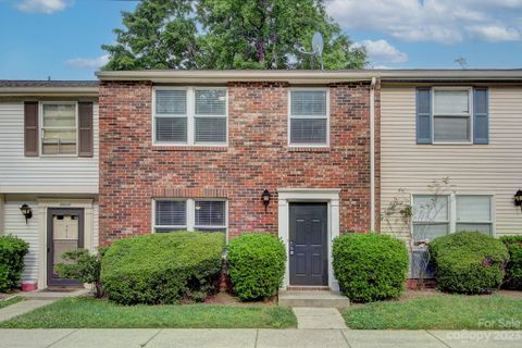7618 Holly Grove Court sold home in Holly Grove, Charlotte, NC