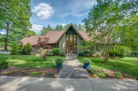 900 Club Road