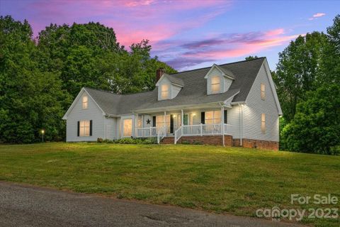 135 Preston Trail