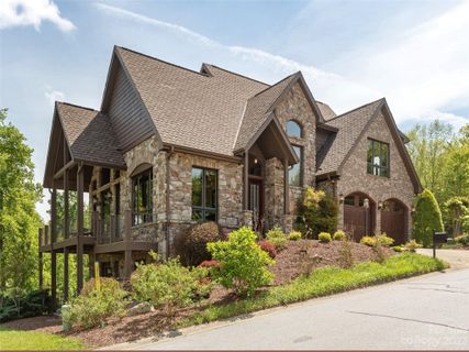 18 Deep Valley Lane
