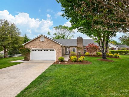 7 Creekside Court