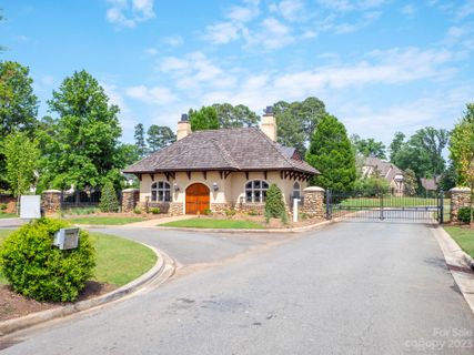 Previously sold for $285,000