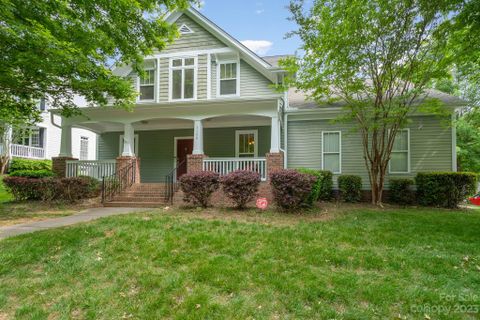 Previously sold for $599,711