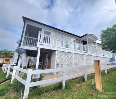 109 Maple Drive 121