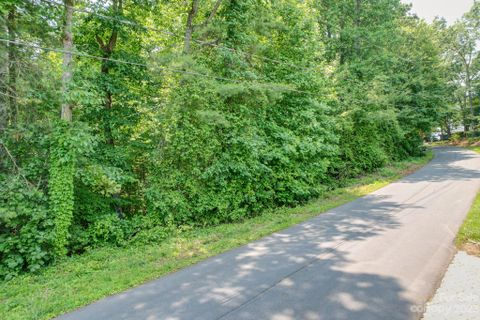 5933 Holiday Shores Avenue sold home in Holiday Shores, Nebo, NC