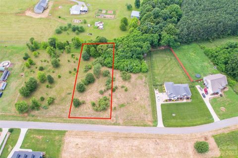 5525 Harvest Hills Road sold home in Harvest Hills, Bessemer City, NC