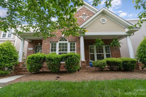 5003 Fountainbrook Drive