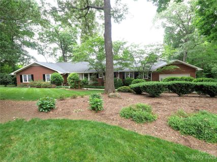 1310 10th Street Place sold home in Forest Park, Hickory, NC