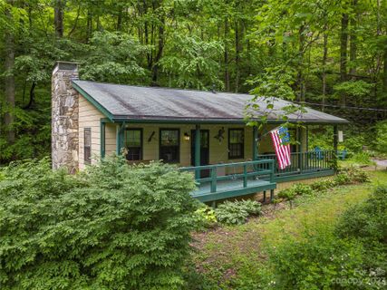 1099 Setzer Cove Road sold home in Valley Vista, Maggie Valley, NC