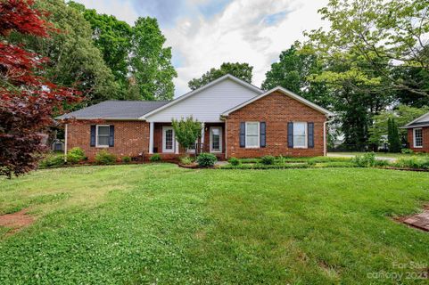 5222 Olde School Drive sold home in Olde School Sub, Hickory, NC