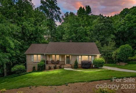 2727 Whiffletree Road