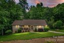 2727 Whiffletree Road sold home in Charlotte, SC