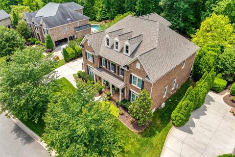 1025 Westbury Drive