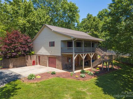 42 Madison Drive sold home in Sulphur Springs Park, Waynesville, NC