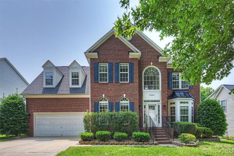 15889 Wayland Drive sold home in Kenilworth, Charlotte, NC