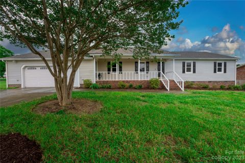 16908 Knoxwood Drive sold home in Knoxwood, Huntersville, NC