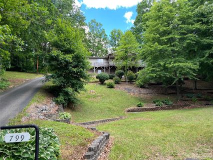 799 Nellie John Drive sold home in Dogwood Acres, Clyde, NC