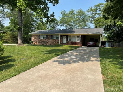 1297 Oak Hill Drive sold home in Hidden Valley, Morganton, NC