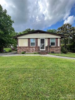821 3rd Avenue sold home in Long John Mt Estates, Hendersonville, NC