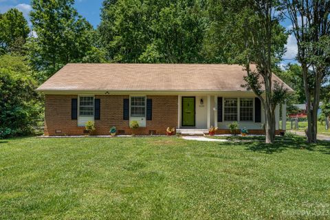 1524 Cedarwood Lane