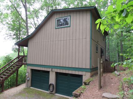 453 Wendy Way sold home in Highland Terrace, Clyde, NC