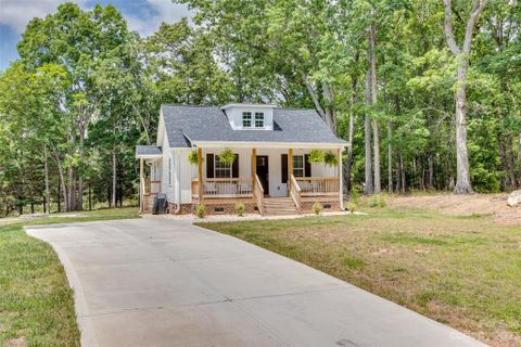 1561 Mack Drive sold home in Timbercrest, Mcconnells, SC