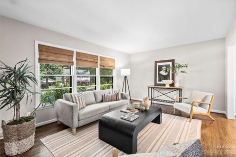 4423 Carriage Drive Circle